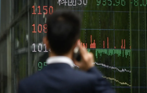 Markets Crash as Investors Lose ₹5.5 Lakh Crore Following U.S. Tariff Shock